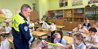 Госавтоинспектор в Красногорске провёл урок по безопасности дорожного движения для школьников - Городской округ Красногорск